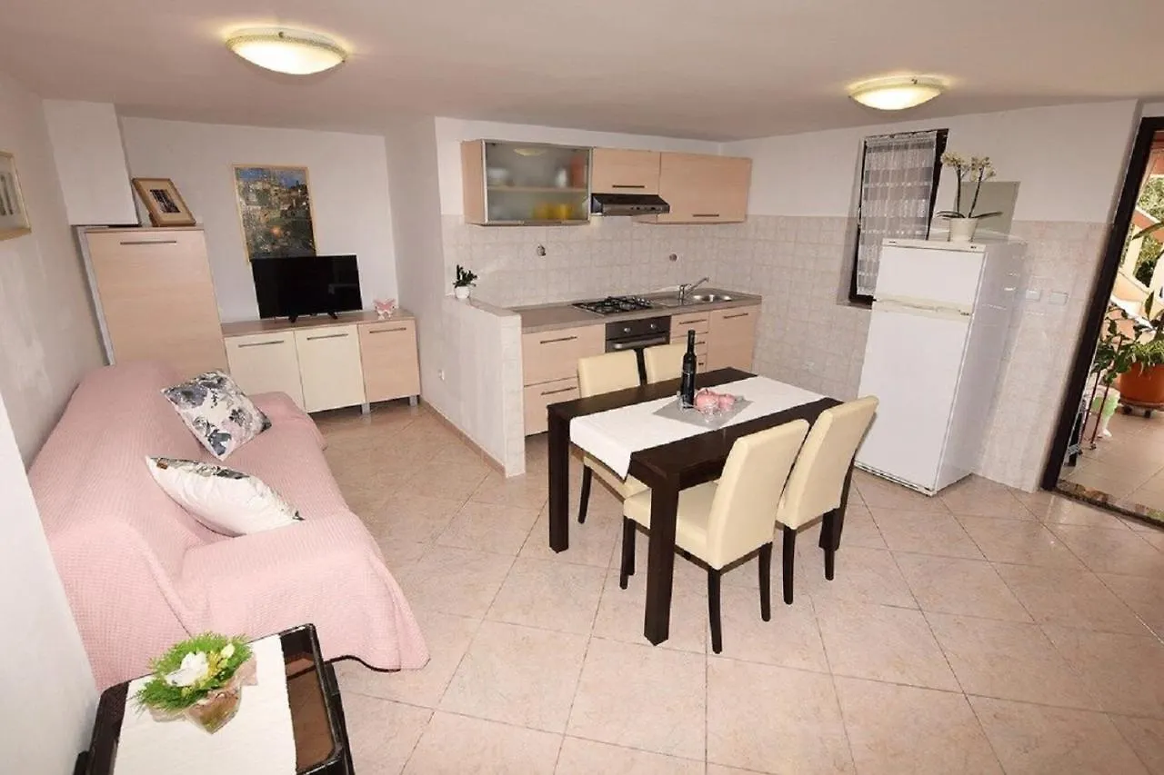 Apartmani Sole Pjescana Uvala 0*,